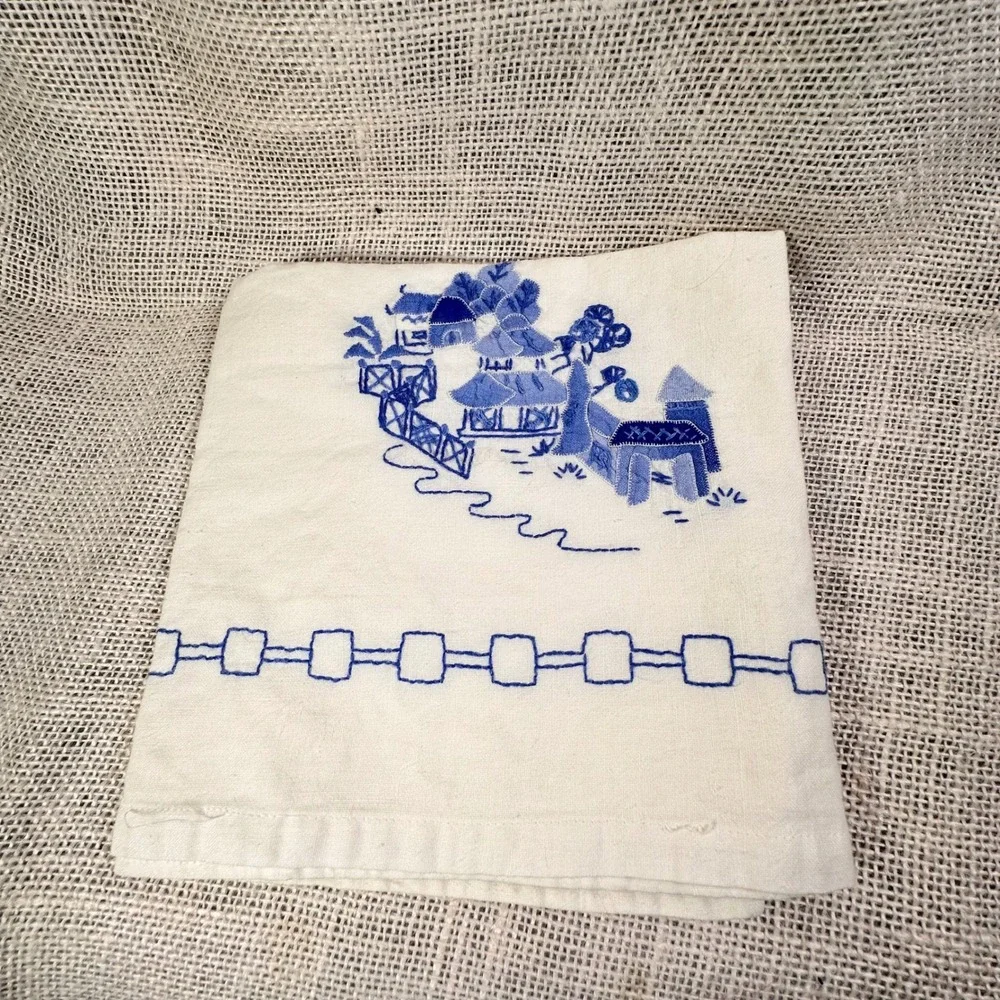 Vtg Bluework Embroidered Linen Tea Towel Dutch Cottage Scene Guest Towel‎ 21x25